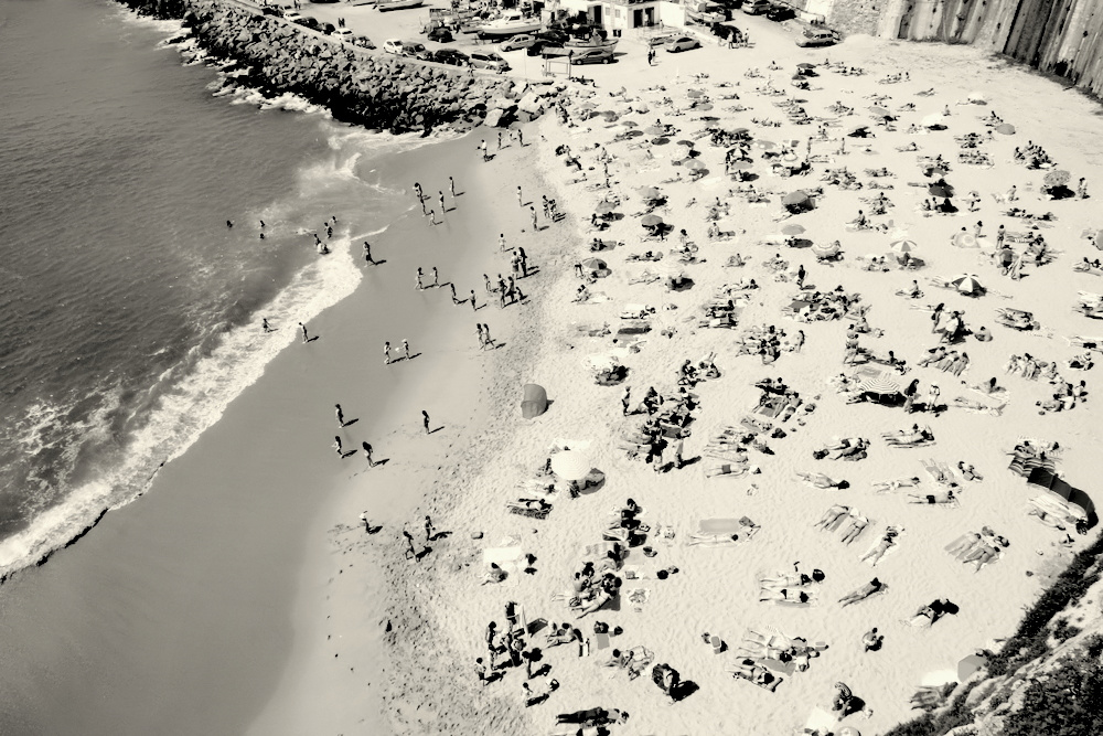 photo ""Where is Wally?"" tags: black&white, landscape, panoramic, 