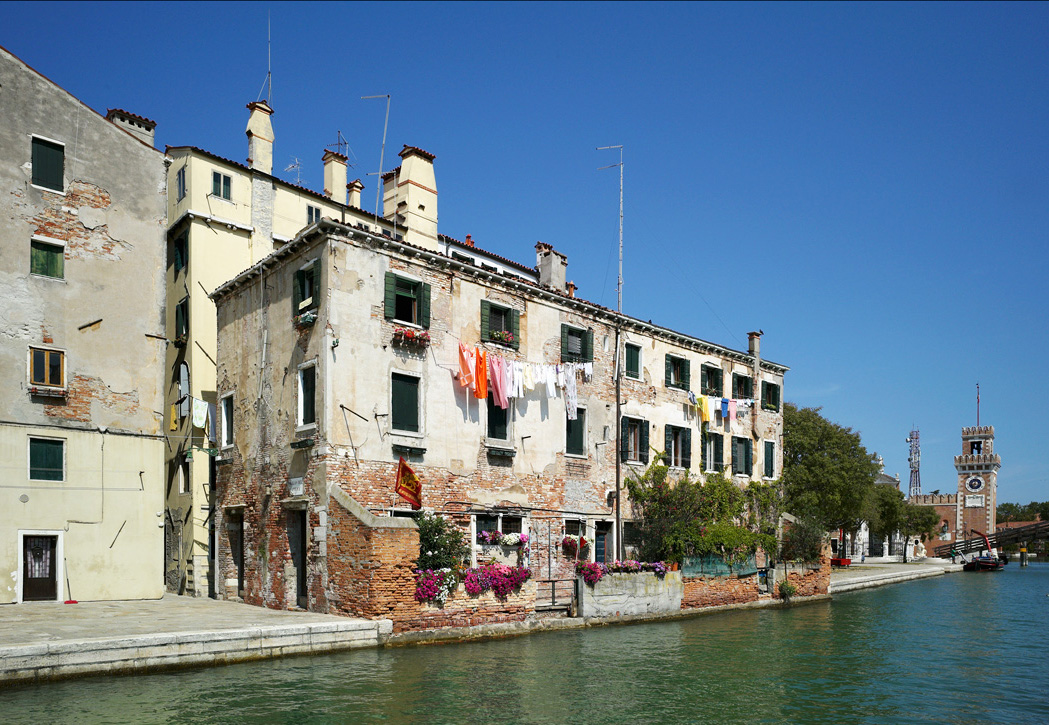 photo "Laundry" tags: city, Italy, Venice, каналы