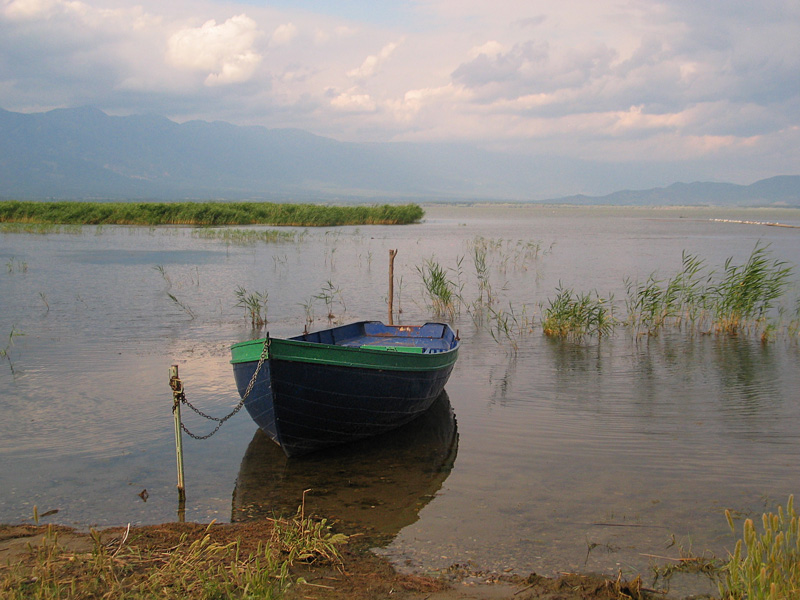 photo "***" tags: , Europe, clouds, mountains, summer, water