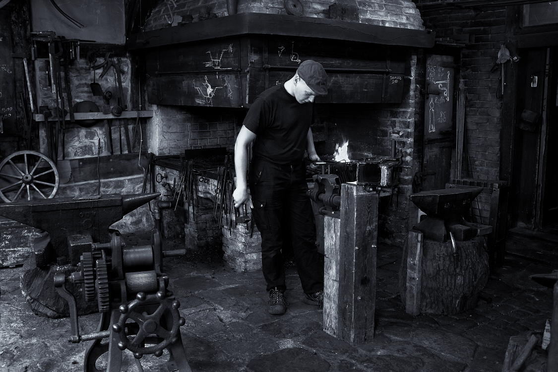 фото "The blacksmith" метки: черно-белые, репортаж, blach/white