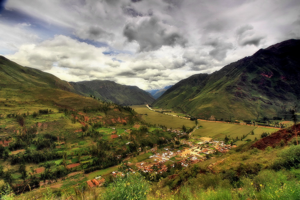 photo "***" tags: landscape, nature, travel, South America, clouds, mountains, village