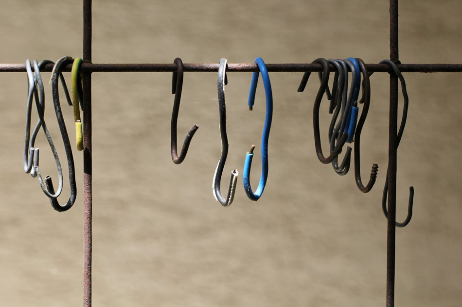 photo "Hooks" tags: macro and close-up, still life, 