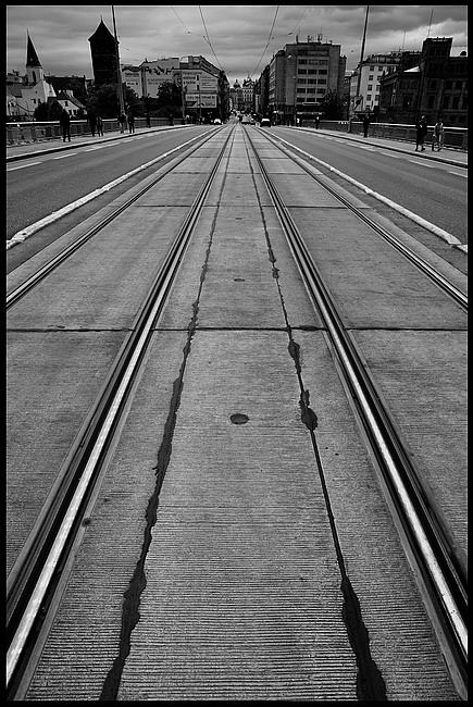 photo "Mост a трамвайные пути" tags: black&white, Prag, Prague, Praha