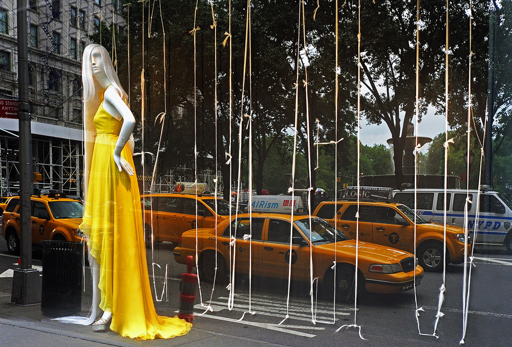 photo "Waiting for a cab" tags: street, city, New York City