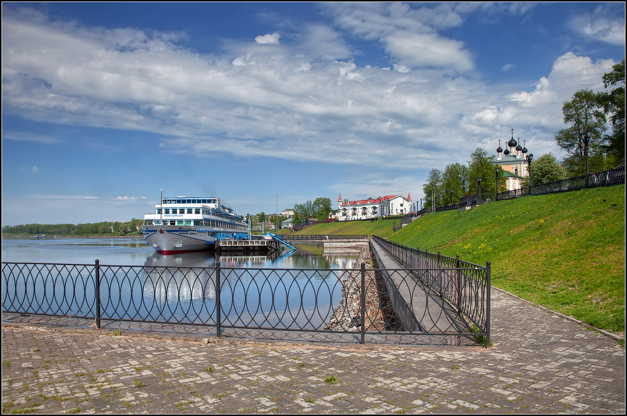photo "Uglich" tags: architecture, city, travel, 