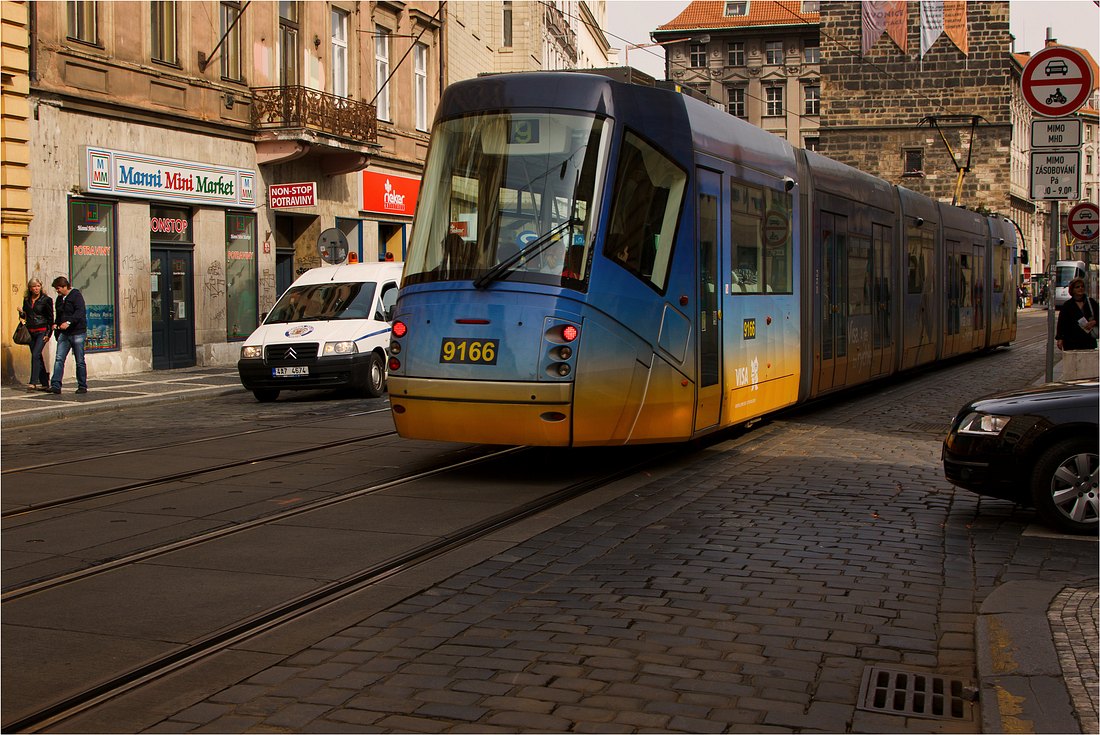 фото "Шел трамвай 9 номер" метки: путешествия, город, техника, Прага, трамвай
