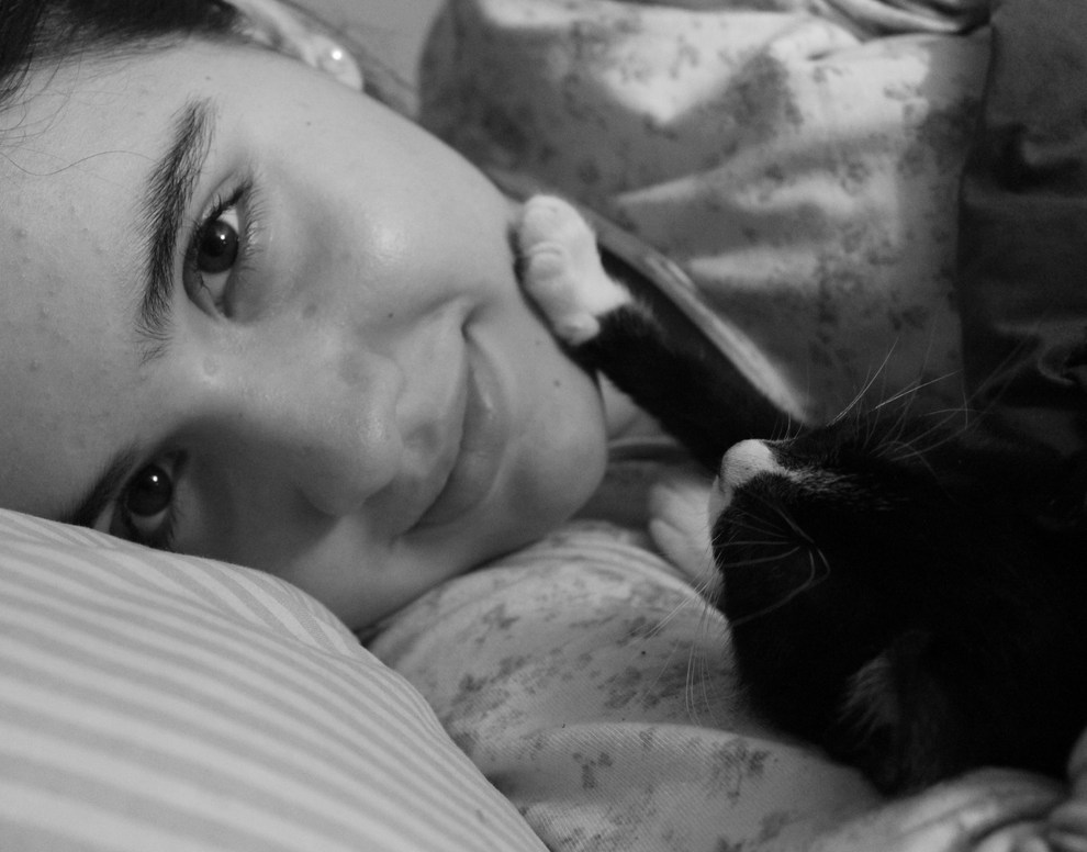 фото "Awakening with kitten" метки: черно-белые, 