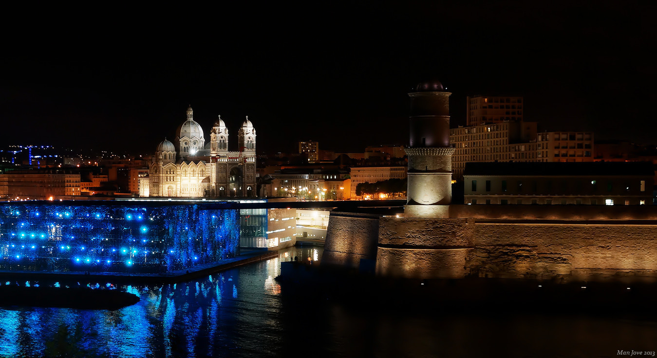 photo "ThenightIsTheRightTime" tags: architecture, France, Man Jove, Marseille, jörg vetter, jörg vetter joerg vetter, sony 16-50 2.8, sony alpha 77