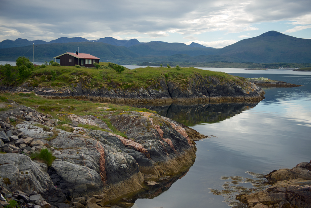 photo "Little House on the rocks" tags: landscape, travel, gulf, камни