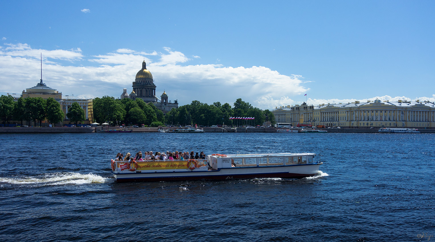 фото "Полдень в Питере" метки: пейзаж, архитектура, город, вода, здание, лето, облака, река, храм