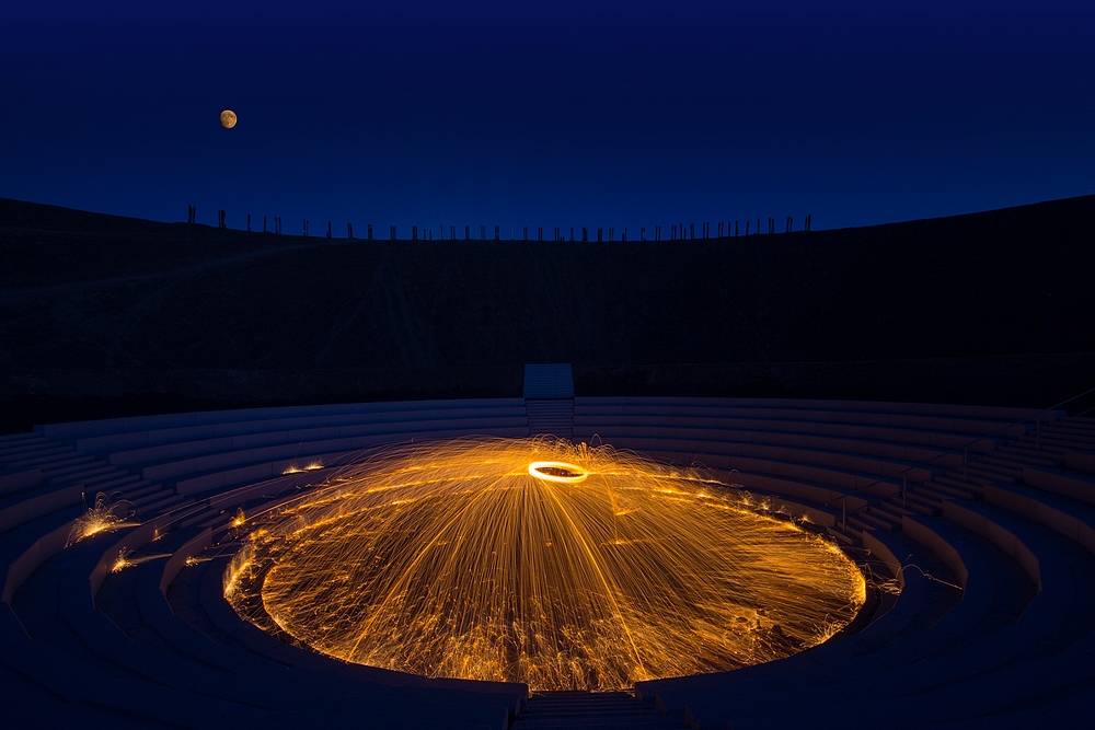 photo "ring of fire under the totems" tags: misc., landscape, lapp, light art performace painting
