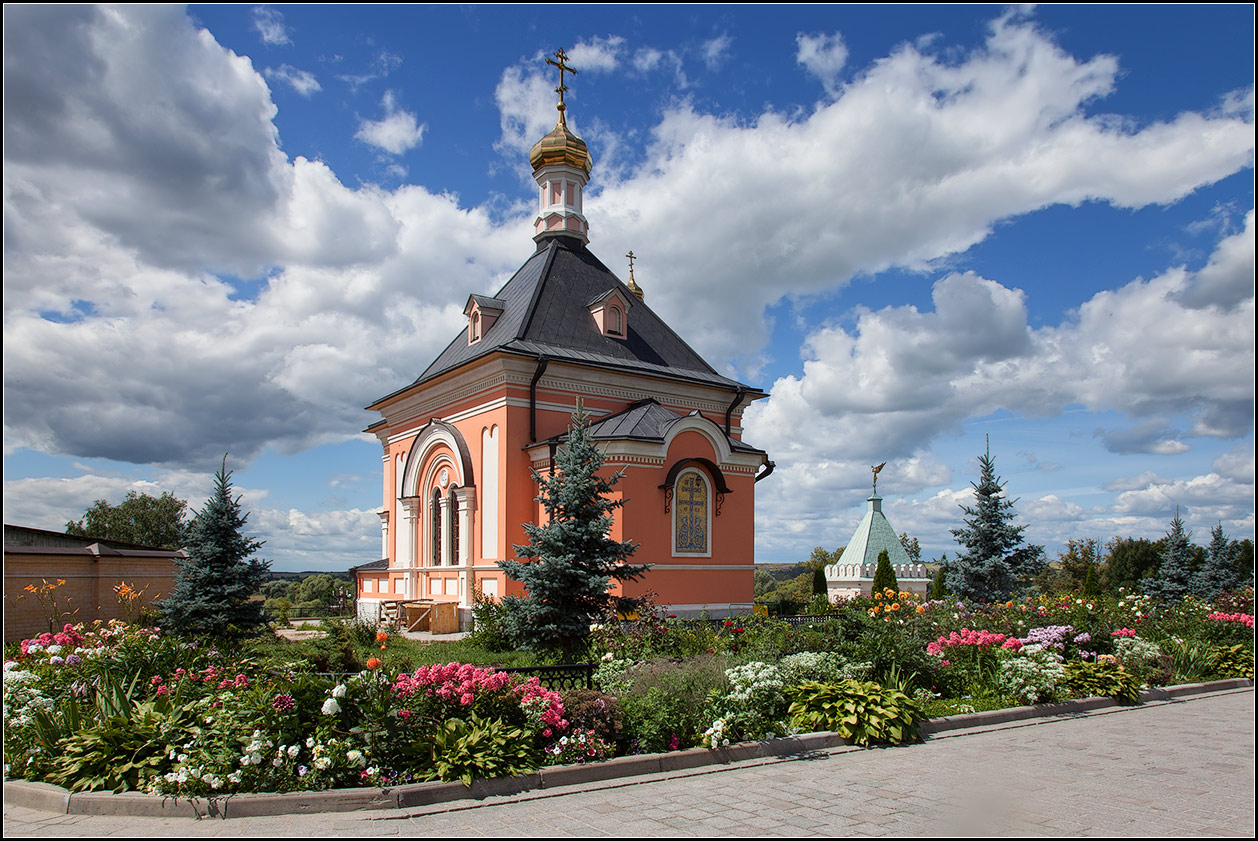 photo "among the flowers" tags: architecture, landscape, travel, temple, Оптина, монастырь, пустынь