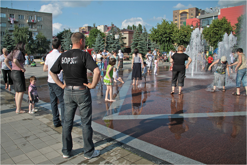 photo "***" tags: genre, street, man, summer, water