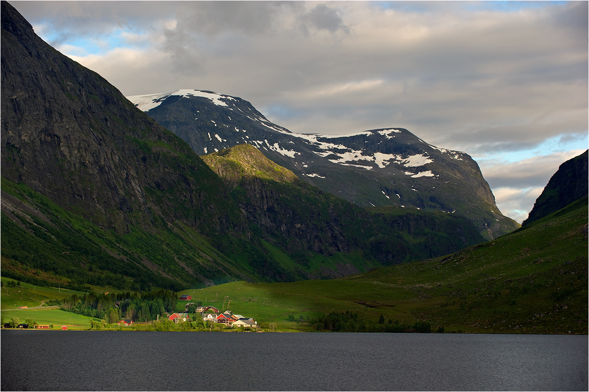 photo "Light in the Mountains" tags: landscape, travel, mountains, фьорд