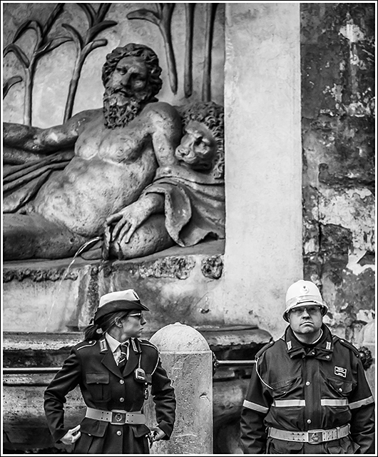 фото "Rome police" метки: путешествия, стрит-фото, черно-белые, 