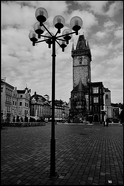 photo "Фонари и башня" tags: architecture, black&white, Prag, Prague, Praha