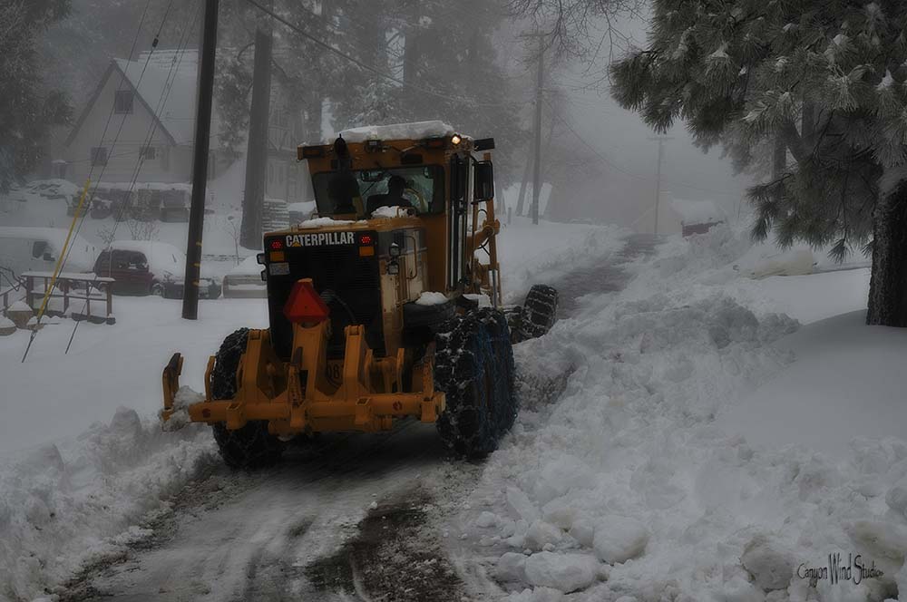 photo "" Taking care of business "" tags: travel, reporting, misc., RunningSprings, bkvonbernhard, california, canyonwindstudios, mountains, snow, winter, working