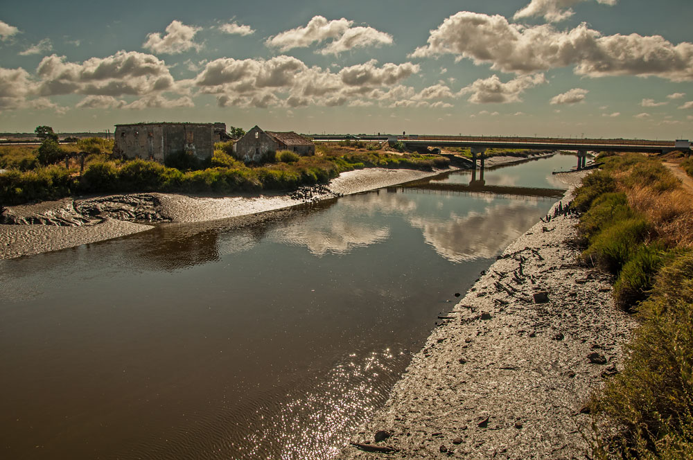 photo "Early Morning" tags: landscape, nature, Europe, Tejo, clouds, estuary, portugal, reflections