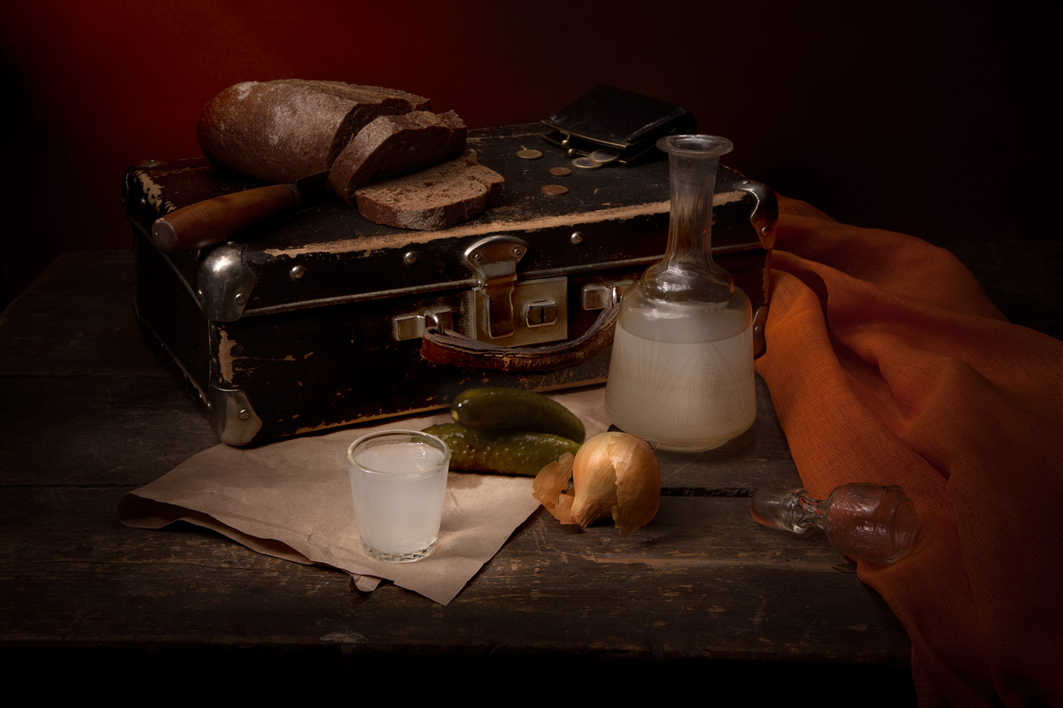 photo "Homemade vodka and old suitcase" tags: still life, 