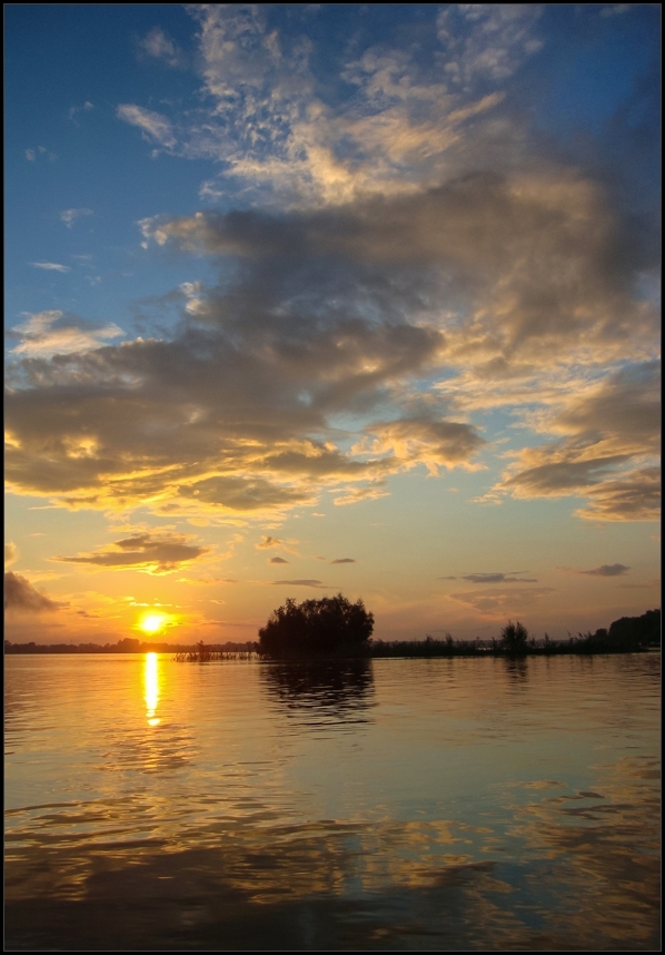 photo "Colors of sunset" tags: landscape, clouds, river, summer, sun, sunset, water