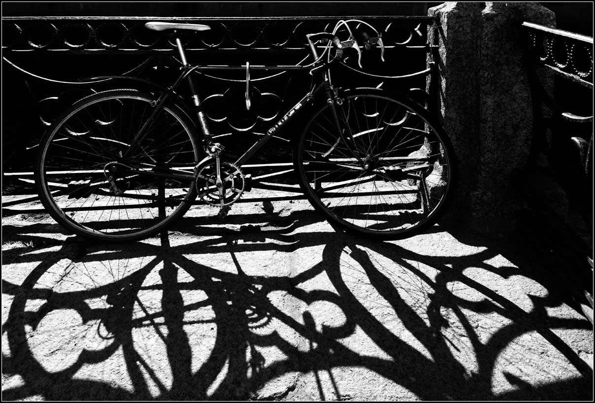 photo "shadows" tags: black&white, misc., 