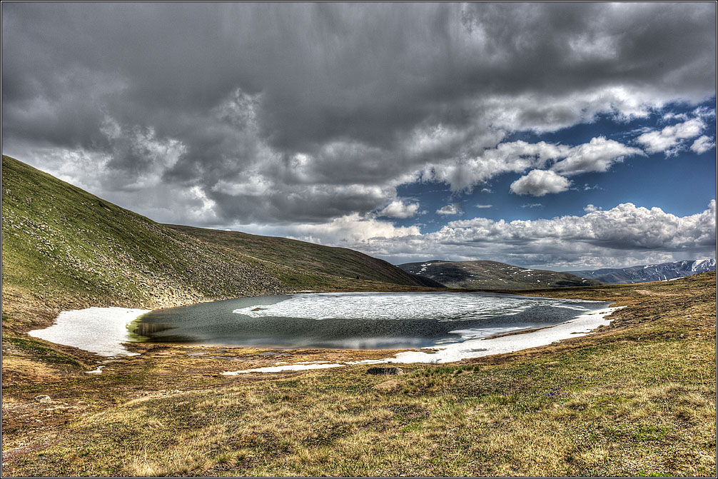 photo "Altai Mountains. The Ukok plateau, a small lake." tags: landscape, travel, nature, Алтай