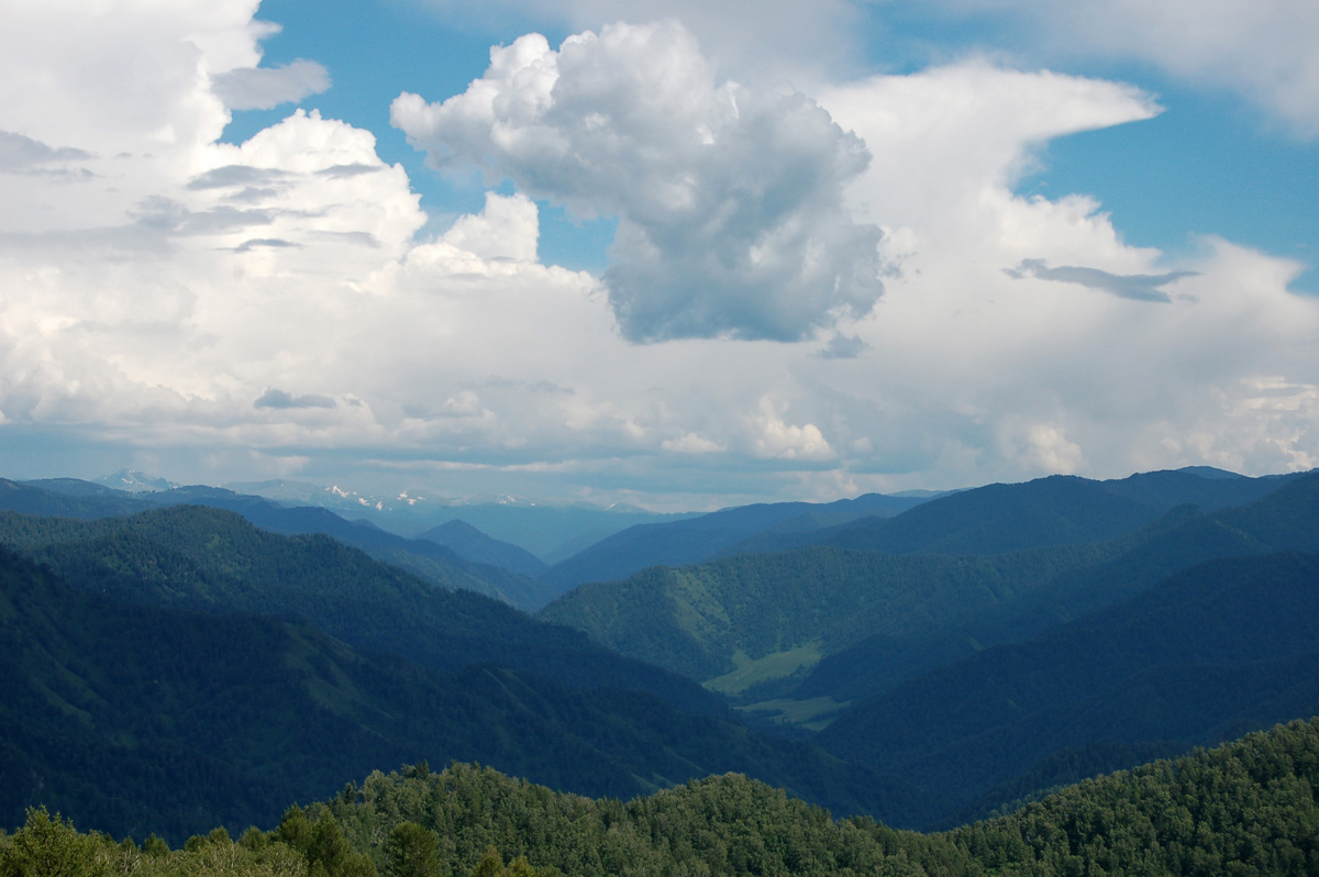 photo "***" tags: landscape, clouds, forest, mountains, summer