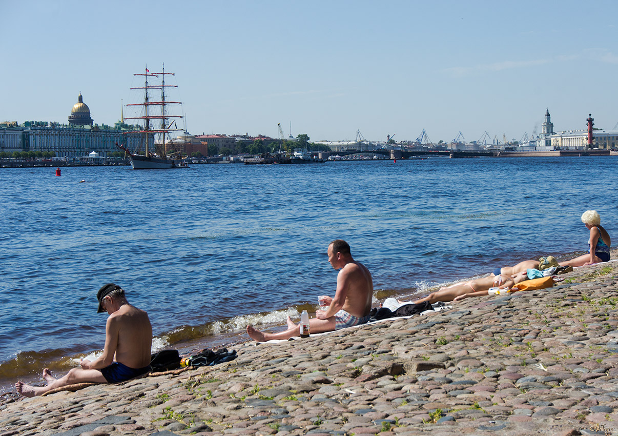 photo "***" tags: landscape, architecture, city, building, man, river, summer, temple, water, woman