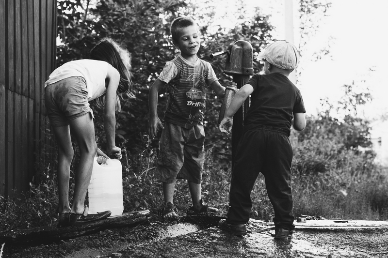 photo "Childhood" tags: black&white, genre, portrait, 