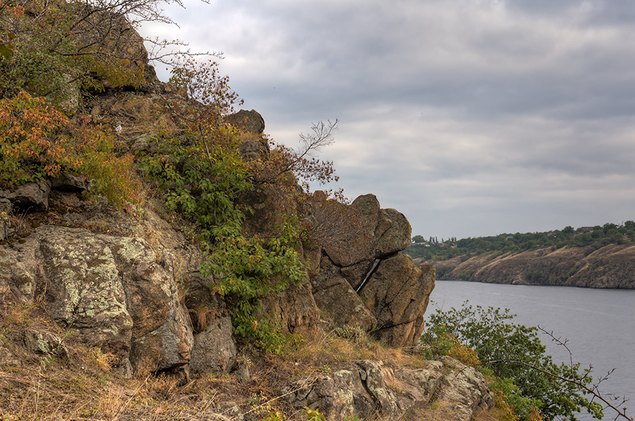 photo "***" tags: landscape, Dnieper, Ukraine, clouds, coast, rocks, Запорожье, о. Хортица