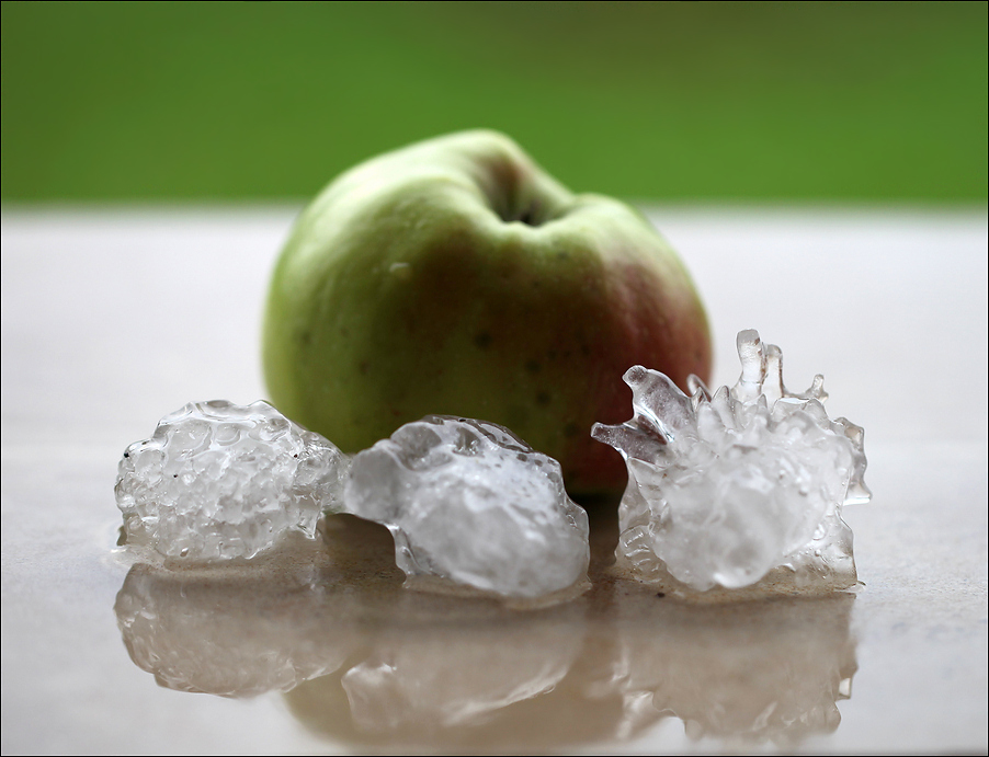 photo "Hailstones" tags: reporting, nature, град