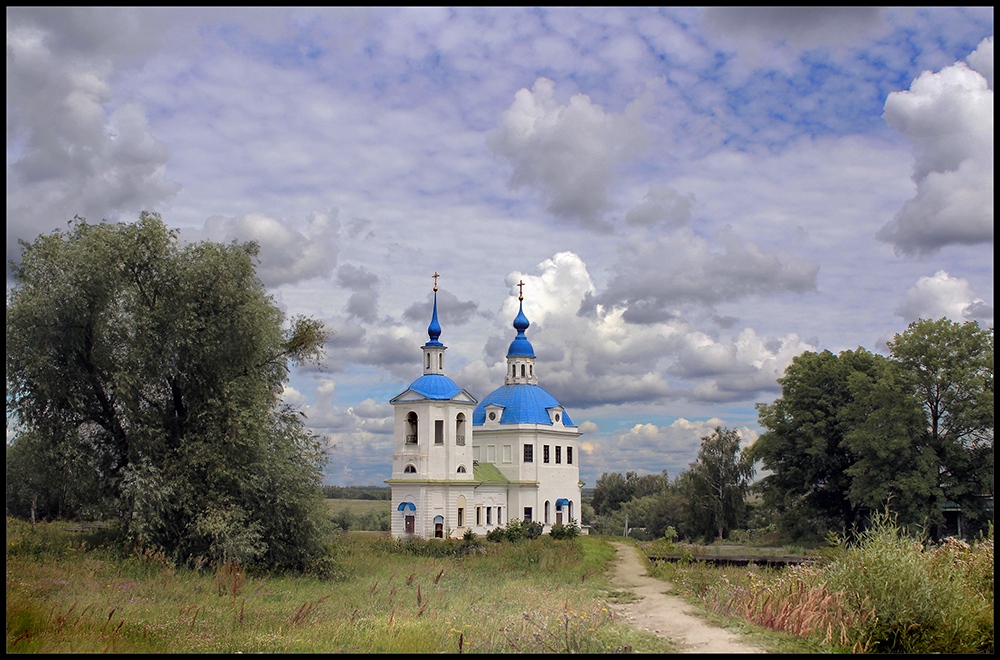 фото "Церковная тропинка" метки: пейзаж, архитектура, лето, облака