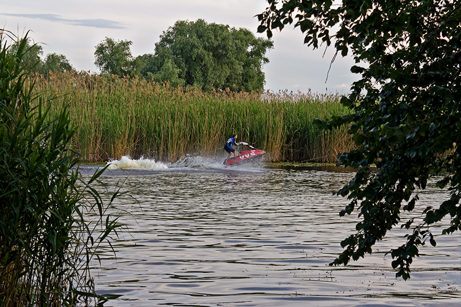 photo "***" tags: reporting, fragment, Dnieper, Ukraine, gulf, Запорожье, гидроцикл