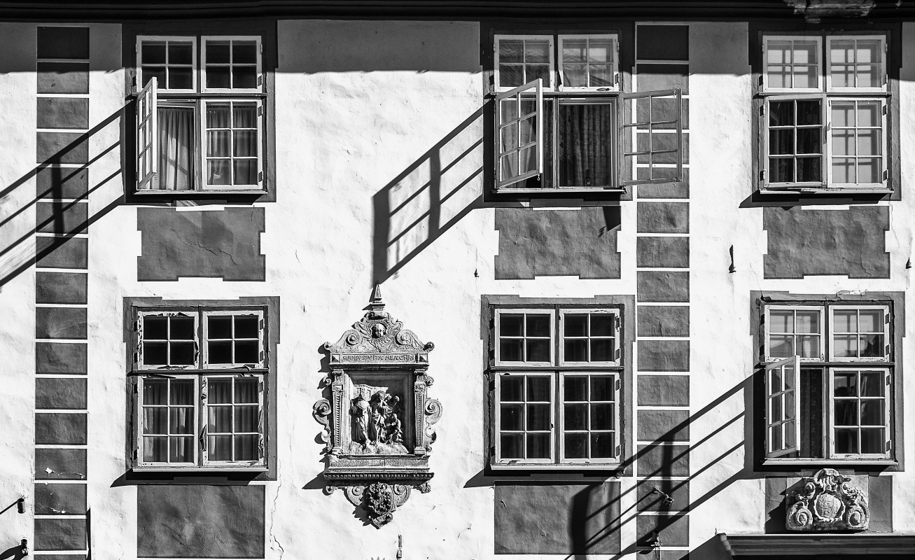 photo "Cartouche" tags: architecture, fragment, black&white, 