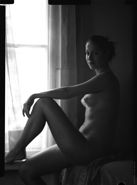 photo "akt ..." tags: nude, black&white, 13x18 analog