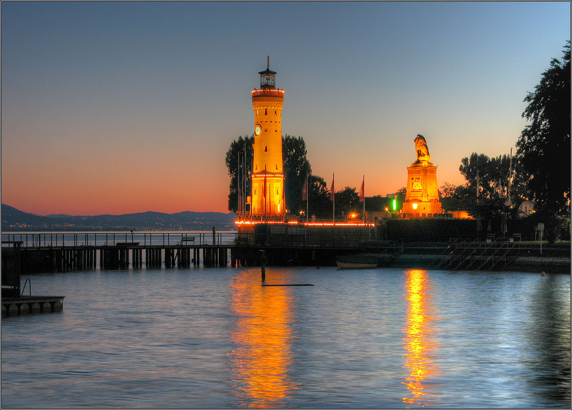 photo "Lake Constance. Lighthouse in Lindau." tags: travel, architecture, боденское озеро