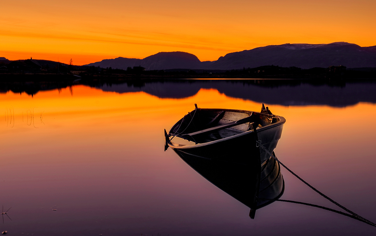 photo "Evening Light..." tags: landscape, Europe, Norway, autumn, lake, mountains, night, water