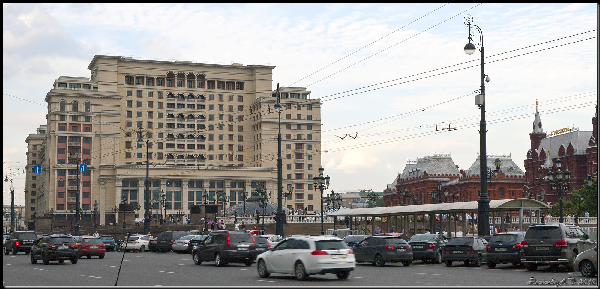 photo "Manezh Square. Our days." tags: architecture, city, landscape, Europe, building, people, road, summer