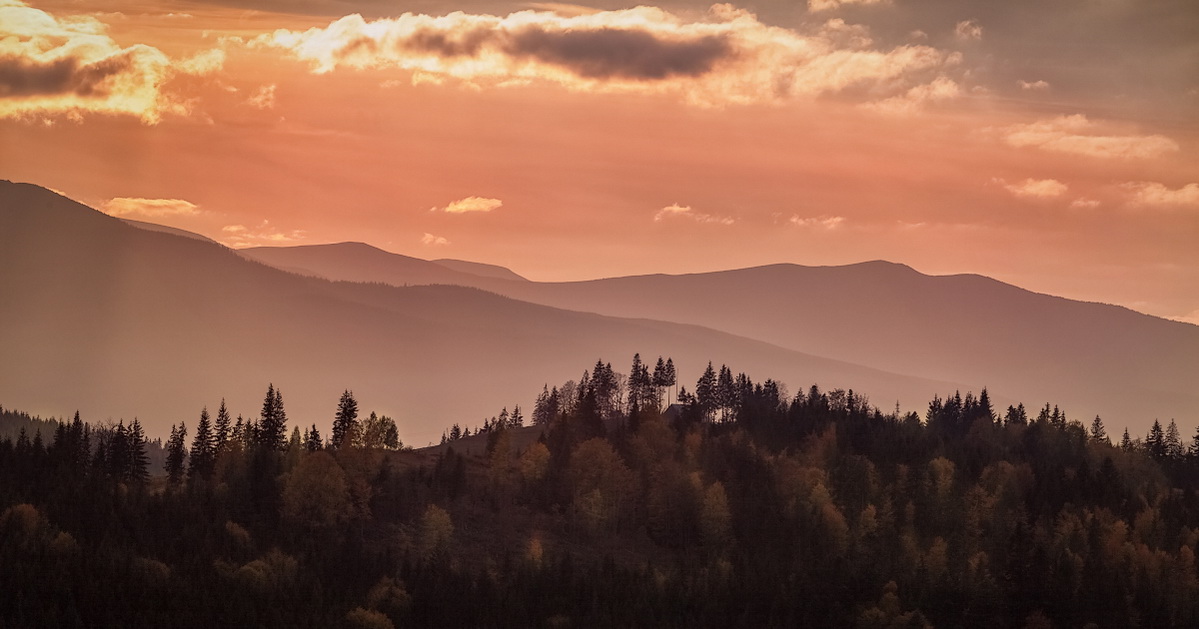 photo "***" tags: landscape, travel, nature, clouds, mountains, sky, sunset, Карпаты