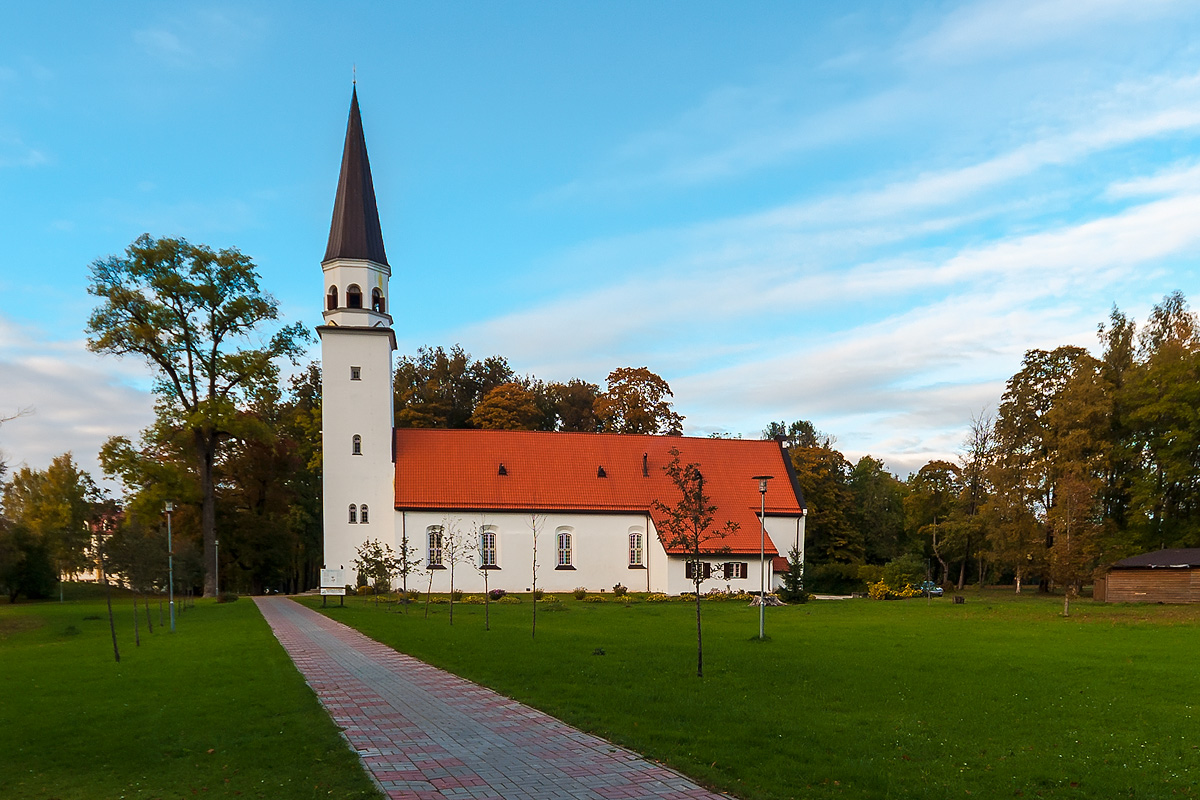 photo "***" tags: landscape, architecture, city, autumn, clouds, sky, деревья, строения