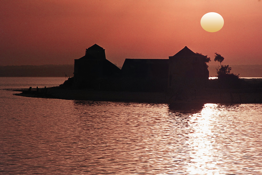 photo "Barreiro" tags: landscape, nature, panoramic, barreiro, clouds, coast, harbour, portugal, reflections, sunset, water