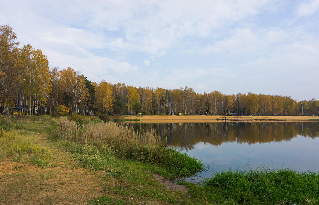 photo "***" tags: landscape, autumn, clouds, forest, lake