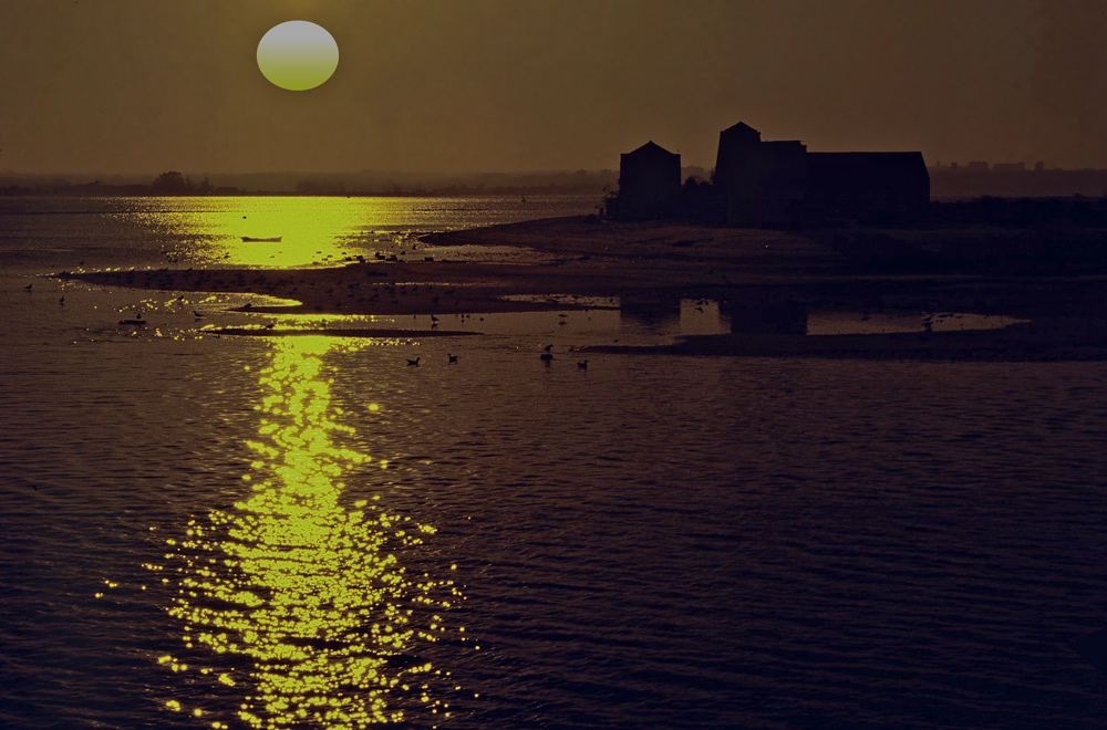 photo "Barreiro" tags: landscape, architecture, panoramic, Tagus, estuary, portugal