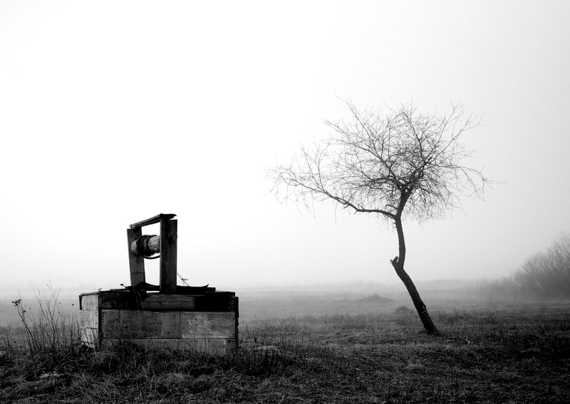 photo "***" tags: landscape, nature, black&white, fog, деревня