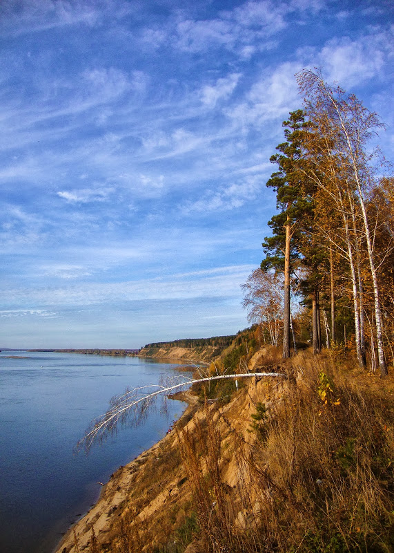 фото "Вдоль крутого склона" метки: пейзаж, берег, лес, небо, осень, река