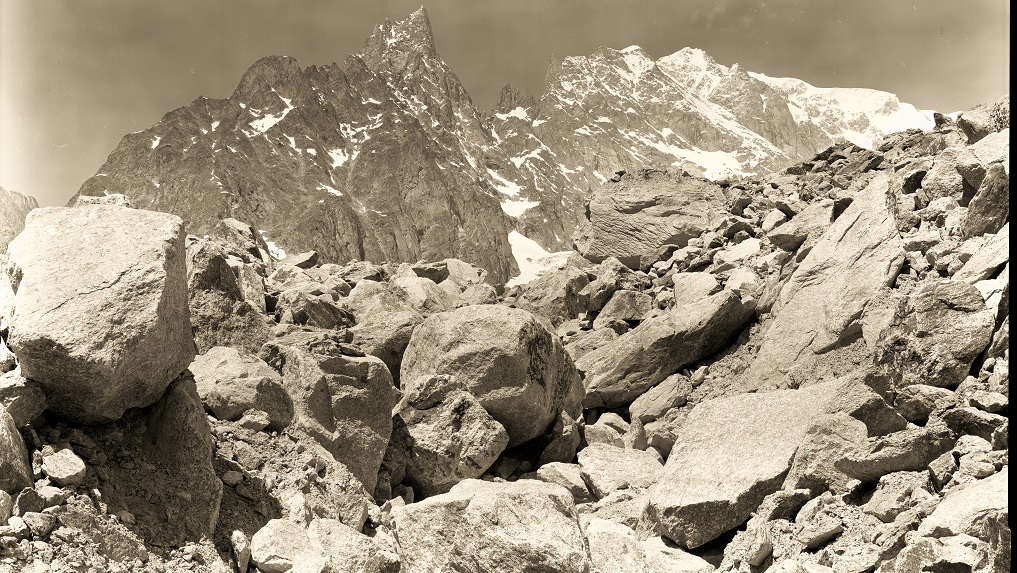 photo "Aiguille noir from Brenva glacier (Mont Blanc)" tags: landscape, black&white, 