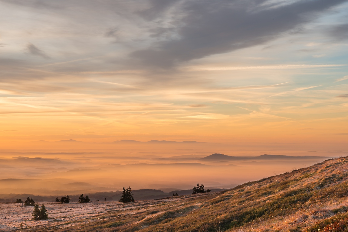 photo "Октябрьское утро" tags: landscape, autumn, fog, mountains, sunrise