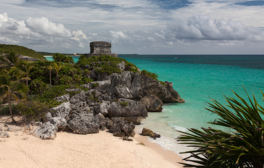 фото "Мексиканский уголок" метки: пейзаж, путешествия, Карибское море, Майя, Мексика, Тулум, берег, облака, песок, пляж, скалы