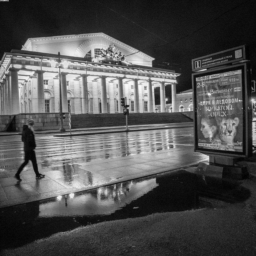 photo "***" tags: street, genre, black&white, Europe, Saint-Petersburg, St. Petersburg, bw, instagram, night, streetphoto, невский