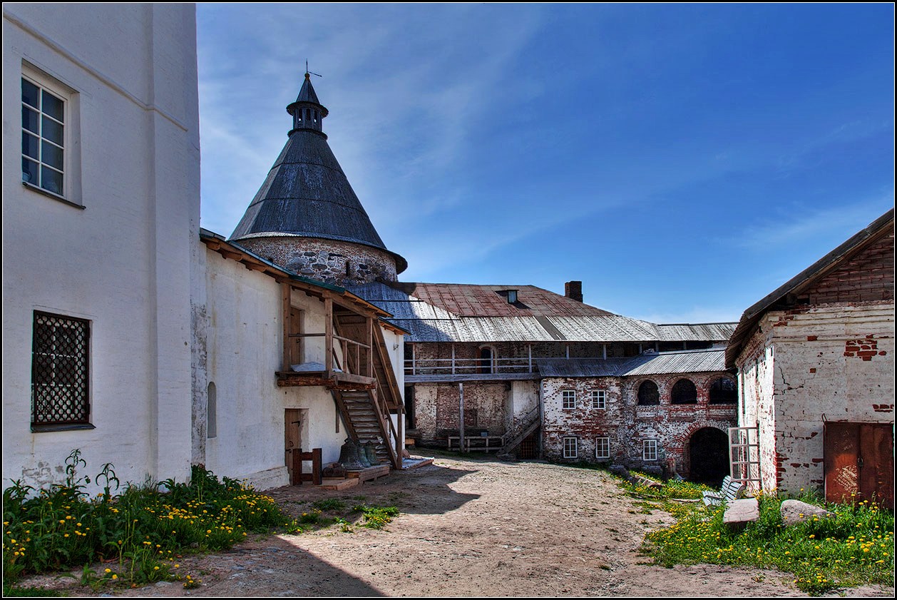 photo "In the Solovetsky Monastery" tags: architecture, travel, 